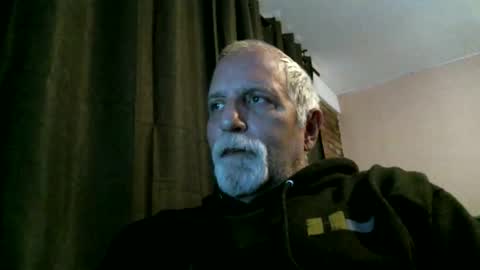 Snapshot of azjohnny chatting on November 2025 07:13:02 PM azjohnny online show from November 2025 07:13:02 PM