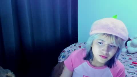 Snapshot of azu_moure chatting on July 2026 02:51:01 AM Azu Moure online show from July 2026 02:51:01 AM