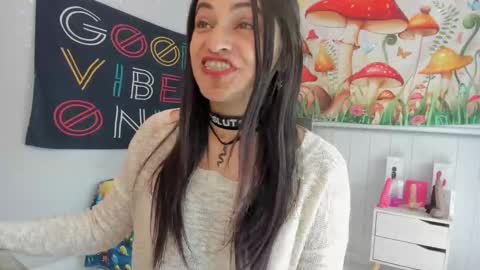 Azucena R online show from October 2025 02:42:02 PM