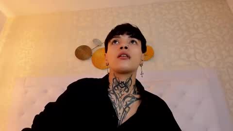 Anny online show from February 2026 12:14:02 PM