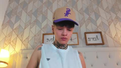 Anny online show from April 2026 04:04:02 AM