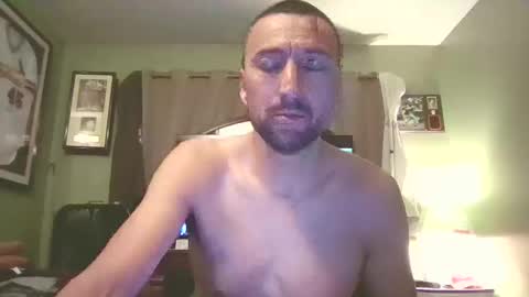 Snapshot of b_johnson530 chatting on December 2025 02:38:01 AM b_johnson530 online show from December 2025 02:38:01 AM