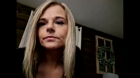 Snapshot of babeb1320 chatting on November 2025 01:05:02 AM Babeb online show from November 2025 01:05:02 AM