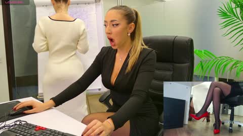 Olivia and Lexi online show from January 2025 08:56:02 PM