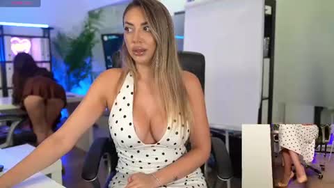Snapshot of babesgowild chatting on June 2026 05:16:02 AM Olivia and Lexi online show from June 2026 05:16:02 AM
