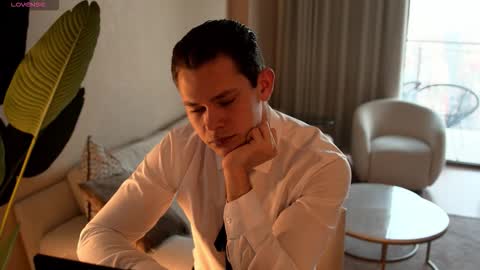 Snapshot of baby6_boy9 chatting on February 2026 01:51:01 PM Luna and Medina online show from February 2026 01:51:01 PM