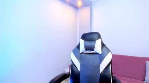 baby_lannie online show from November 2025 04:12:01 AM