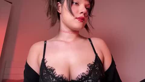 Snapshot of baby_meimei chatting on September 2025 04:28:01 AM mei online show from September 2025 04:28:01 AM