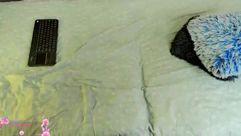 Baby-Rouss online show from November 2025 01:33:02 PM