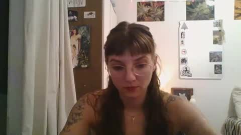 Snapshot of babydemon6 chatting on December 2024 10:21:01 PM babydemon6 online show from December 2024 10:21:01 PM