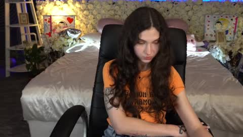 Sasha online show from April 2026 07:04:02 PM