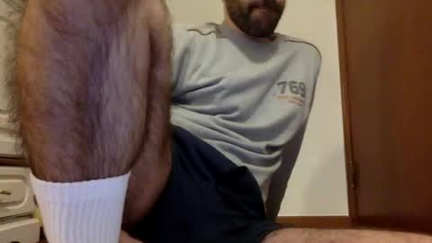 Tom A.    online show from February 2025 11:09:02 PM