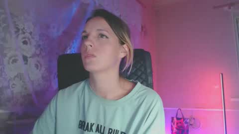 Sonya online show from September 2025 08:09:01 PM