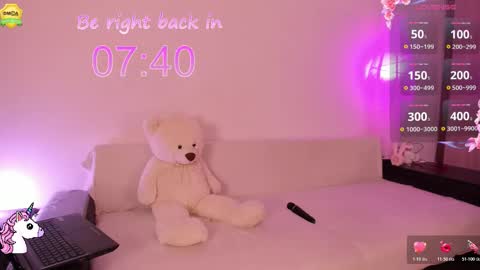 Snapshot of babyuniporn chatting on December 2025 04:34:02 PM Eva online show from December 2025 04:34:02 PM