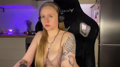 Snapshot of babyytonight chatting on October 2025 03:35:01 AM NEXT STREAM 1AM GMT3 Alice online show from October 2025 03:35:01 AM