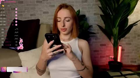 Snapshot of babyyyluna chatting on September 2025 02:11:01 AM BabyyyLuna online show from September 2025 02:11:01 AM