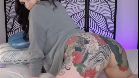 Snapshot of backtatava chatting on February 2025 02:08:02 AM Ava online show from February 2025 02:08:02 AM