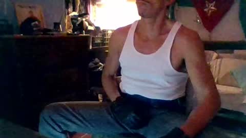 Snapshot of badhombremx chatting on January 2025 03:00:02 AM Mexican livin Off the Wall online show from January 2025 03:00:02 AM