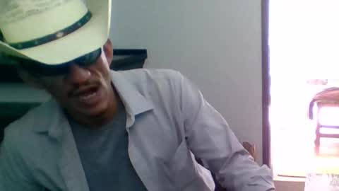 Snapshot of badhombremx chatting on March 2025 10:02:02 PM Mexican livin Off the Wall online show from March 2025 10:02:02 PM