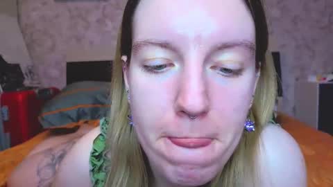 holly online show from February 2026 03:32:02 PM