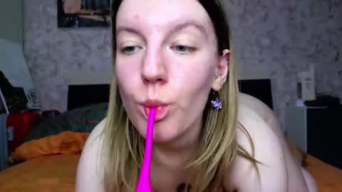 holly online show from March 2026 03:47:01 PM