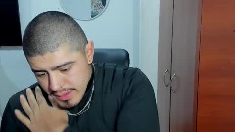 Andres -  online show from November 2025 11:02:02 AM