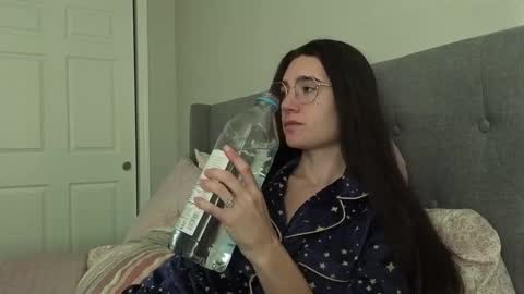 Snapshot of bambifarrina chatting on November 2025 09:21:02 PM bambifarrina online show from November 2025 09:21:02 PM