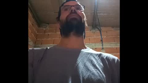 Ezequiel online show from November 2025 02:11:01 AM