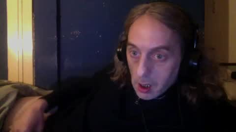 Snapshot of bangintoleather chatting on January 2025 02:10:01 AM bangintoleather online show from January 2025 02:10:01 AM