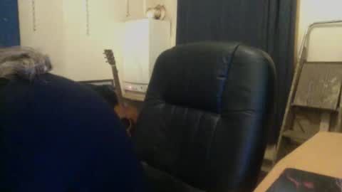 Snapshot of bangintoleather chatting on November 2025 03:09:01 AM bangintoleather online show from November 2025 03:09:01 AM