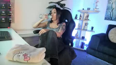 Gabi  online show from October 2025 07:14:02 PM