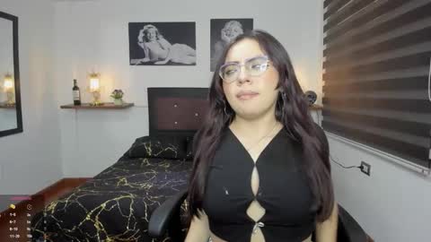 Snapshot of barbara_joness chatting on September 2025 07:16:01 PM Barbara online show from September 2025 07:16:01 PM