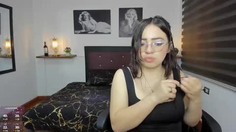Snapshot of barbara_joness chatting on October 2025 08:00:02 PM Barbara online show from October 2025 08:00:02 PM
