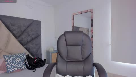 Snapshot of barbaraknox_ chatting on June 2026 06:32:01 PM Barbara online show from June 2026 06:32:01 PM