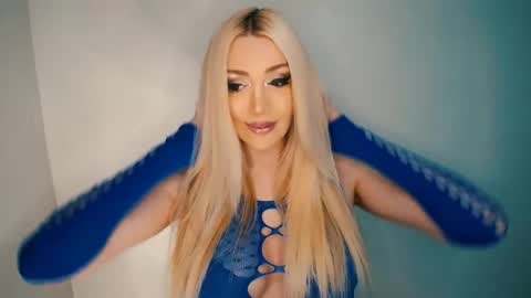 Snapshot of barbi_bentley chatting on October 2025 07:42:02 AM Barbi Bentley online show from October 2025 07:42:02 AM