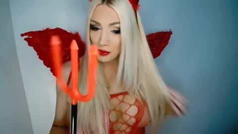 Snapshot of barbi_bentley chatting on October 2025 08:15:02 AM Barbi Bentley online show from October 2025 08:15:02 AM