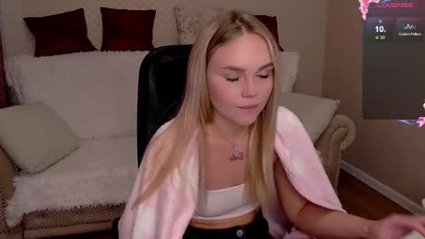 Snapshot of barbie_lillie chatting on September 2025 05:21:01 AM Lilli 3 online show from September 2025 05:21:01 AM
