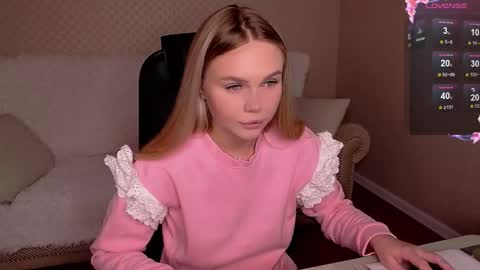 Snapshot of barbie_lillie chatting on October 2025 04:31:01 AM Lilli 3 online show from October 2025 04:31:01 AM