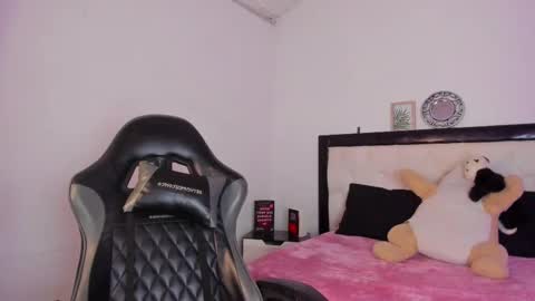 Barbie... online show from November 2025 05:57:01 PM