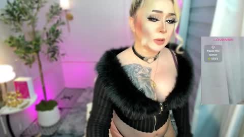 Miss Alexa Fields  online show from October 2025 04:08:02 PM