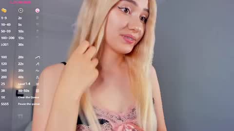 Mia online show from July 2026 02:08:02 PM