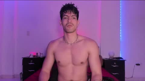 Valentino online show from February 2025 09:09:01 PM