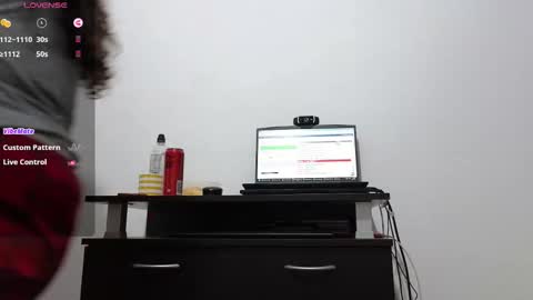 Emma online show from November 2025 03:00:02 PM