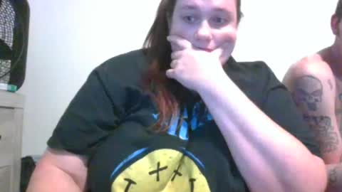 Snapshot of bbwdomqueen chatting on October 2025 06:01:02 AM QuEen KeLs online show from October 2025 06:01:02 AM