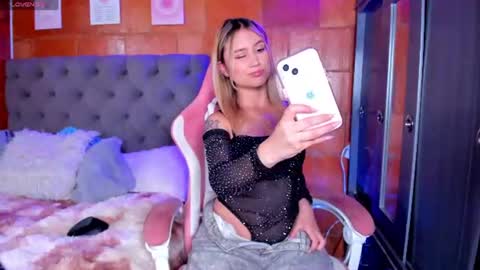 Kim . online show from June 2026 09:50:01 PM
