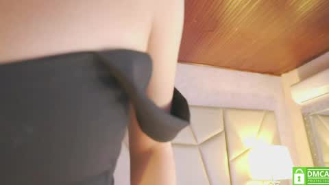 Snapshot of be_curiouss_ chatting on May 2026 12:02:02 PM Helena Evan online show from May 2026 12:02:02 PM