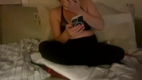 BeachyMILF online show from October 2025 02:12:02 AM