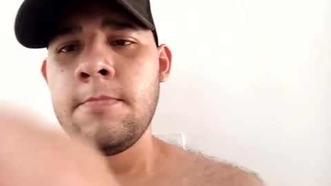 Jhon Tenjo and Sofi online show from November 2025 05:40:02 PM