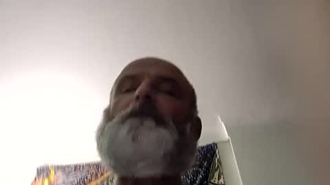 Snapshot of bearneked chatting on January 2025 03:12:01 AM bearneked online show from January 2025 03:12:01 AM