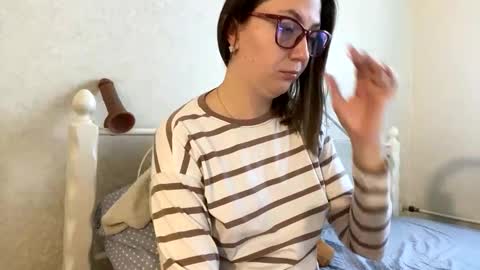 BeatriceTender online show from December 2025 10:02:01 AM